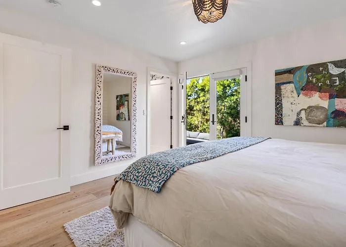3868 Emerald House
